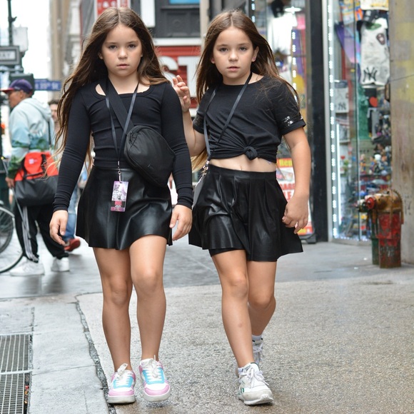 Meet your Posher, Cara - Picture 9 of 10